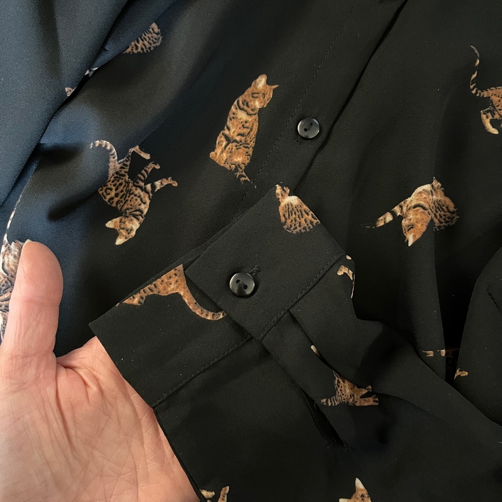Suzy Shier Black Cat Print Women’s Shirt - Picture 2 of 6
